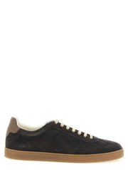 Brunello Cucinelli graue Kalbsleder Low-Top-Sneaker mit goldem Wappen und Wildlederdetails