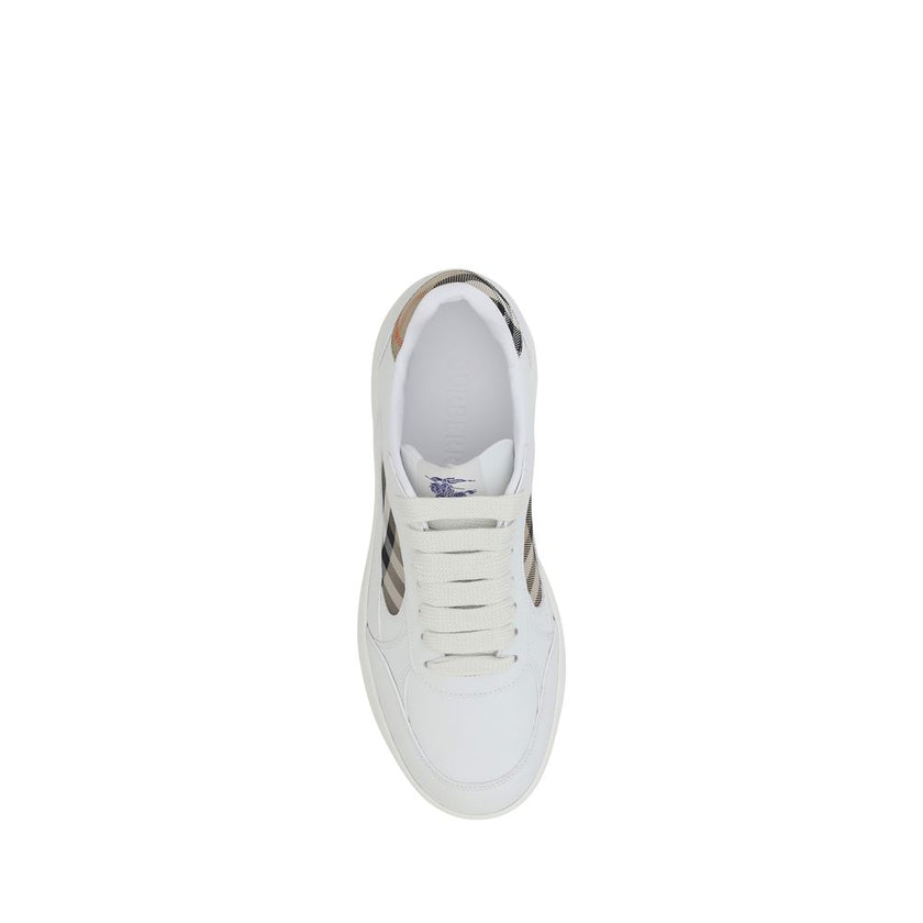 Burberry Weiße Low-Top-Sneaker aus Kalbsleder Bos Taurus