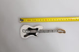 Dolce & Gabbana Gold Messing Logo Perlen Gitarre Anstecknadel Brosche