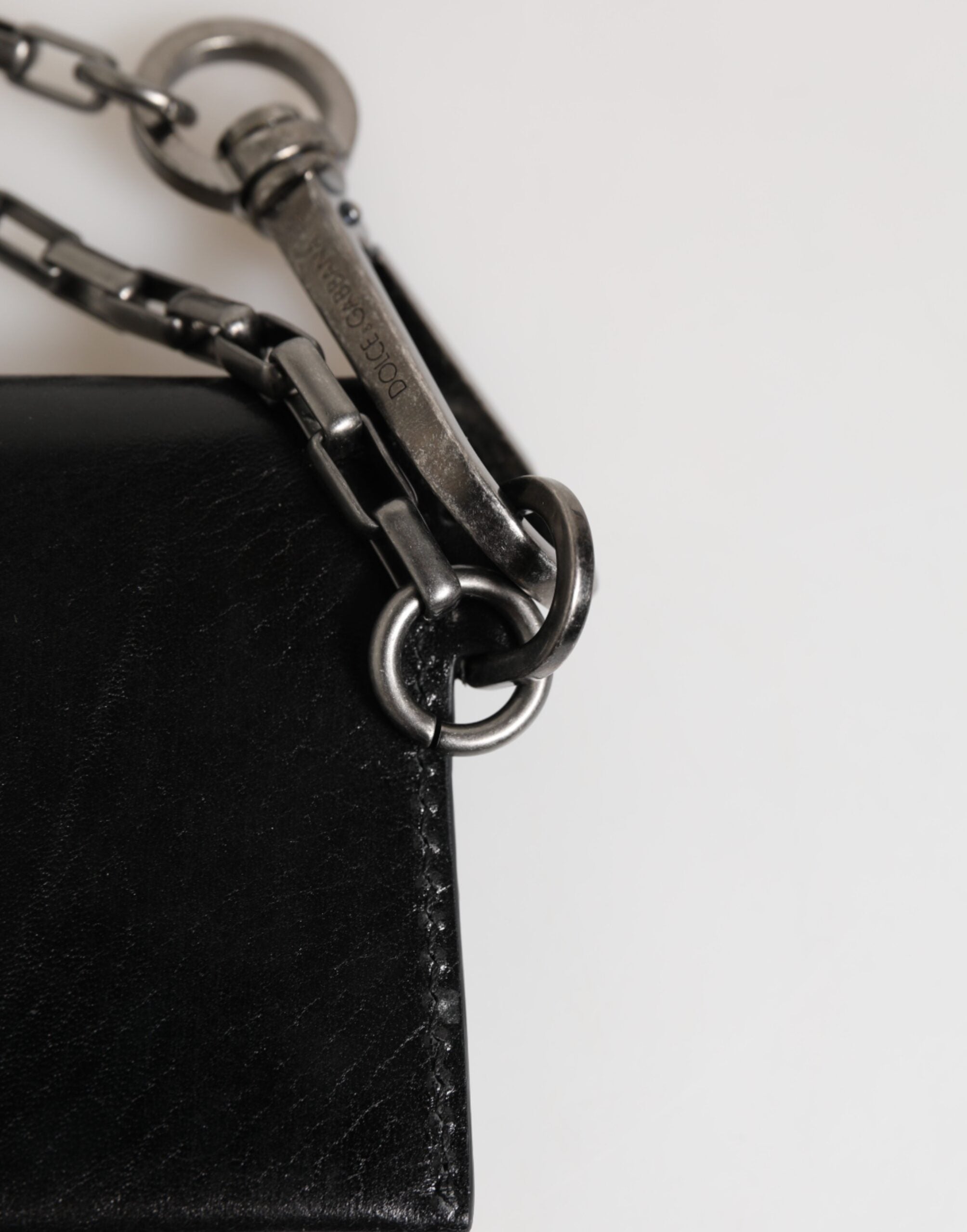 Dolce & Gabbana Schwarzes Cavallo Leder Portemonnaie Kette Druckknopf Zweifach gefalteter Kartenhalter